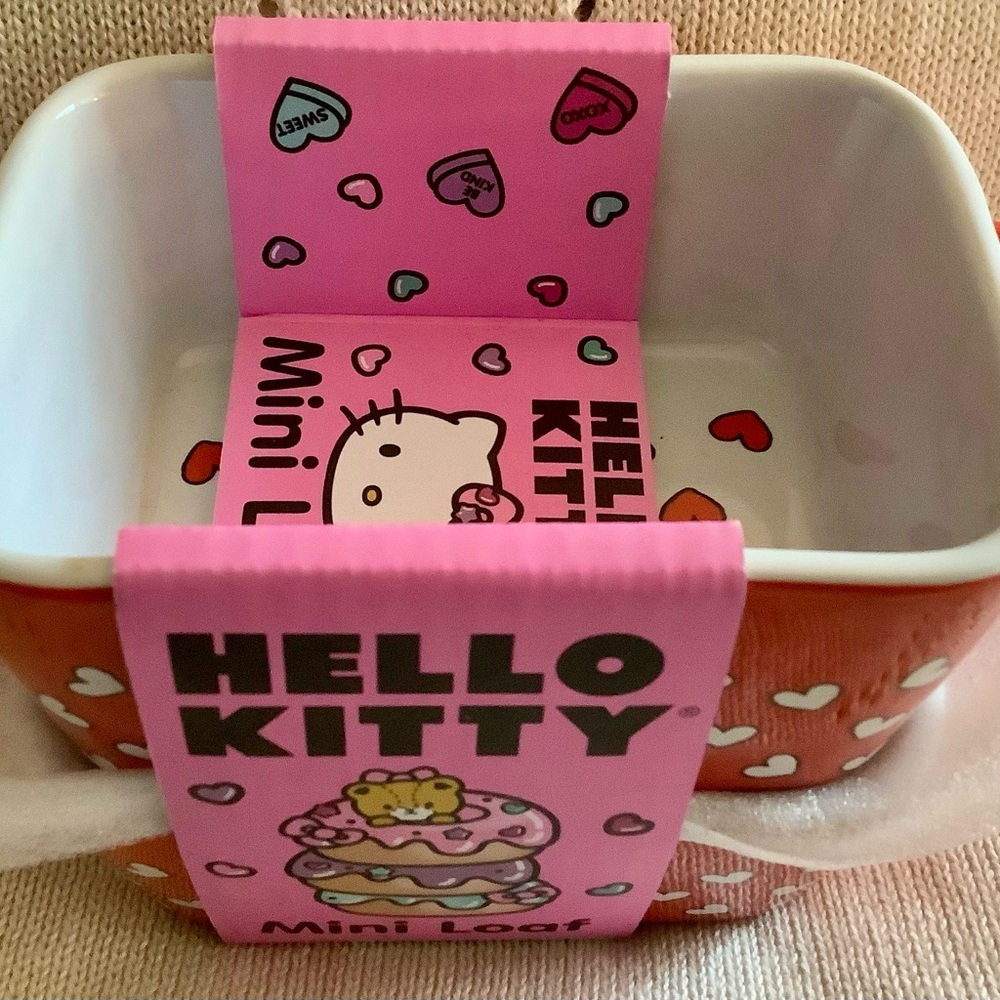 Brand New Hello Kitty Hearts 2 Mini Loaf Pans - Picture 4 of 6